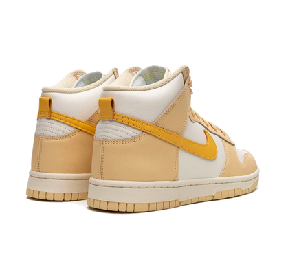 Nike Dunk High Pale Vanilla (W)