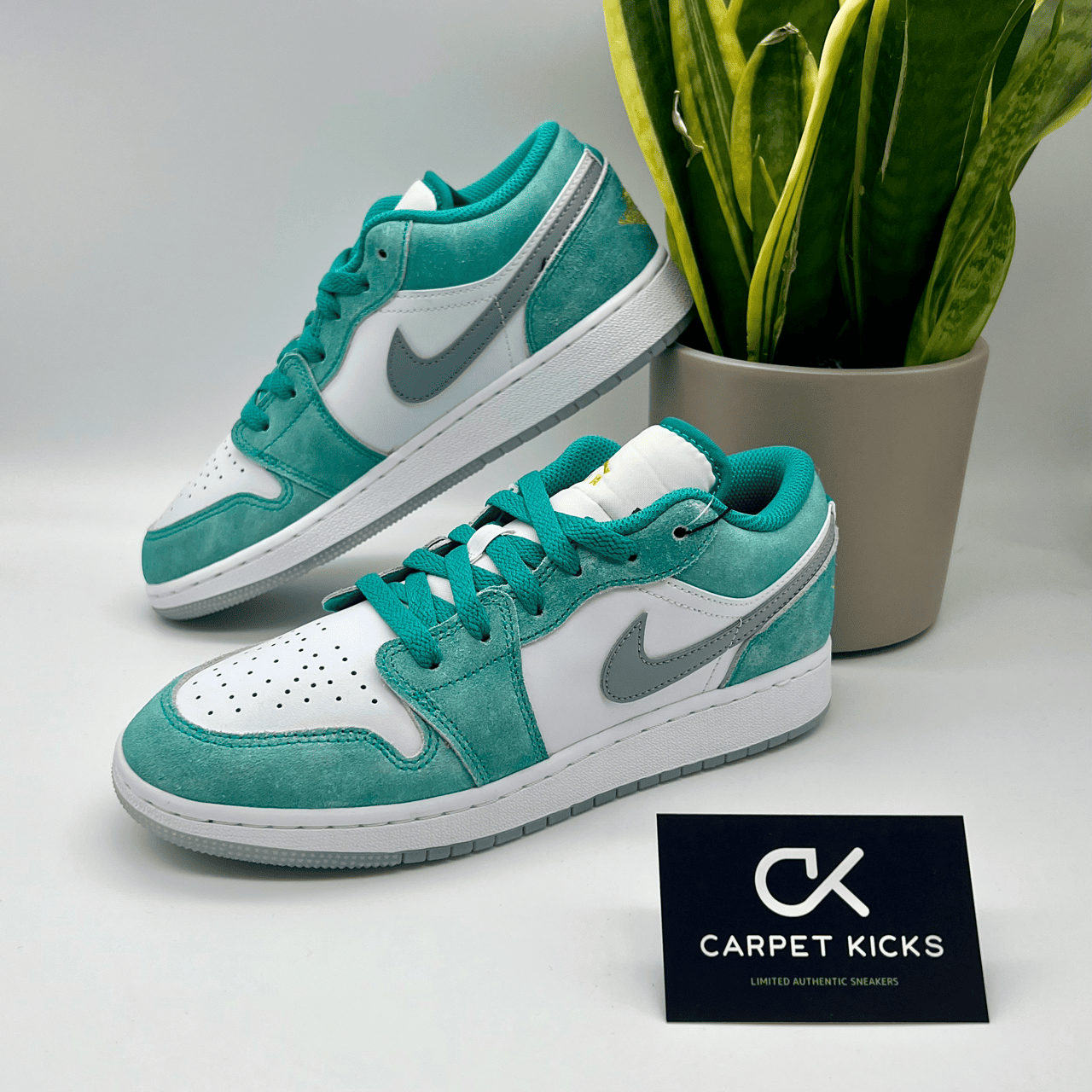 Air Jordan 1 Low New Emerald - CARPET KICKS