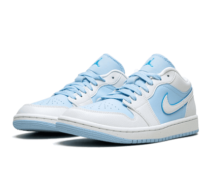 Air Jordan 1 Low Reverse Ice Blue Beide Paar Seitlich