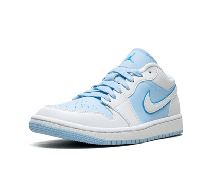 Air Jordan 1 Low Reverse Ice Blue Seitlich