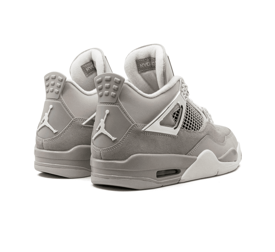 Air Jordan 4 Frozen Moments