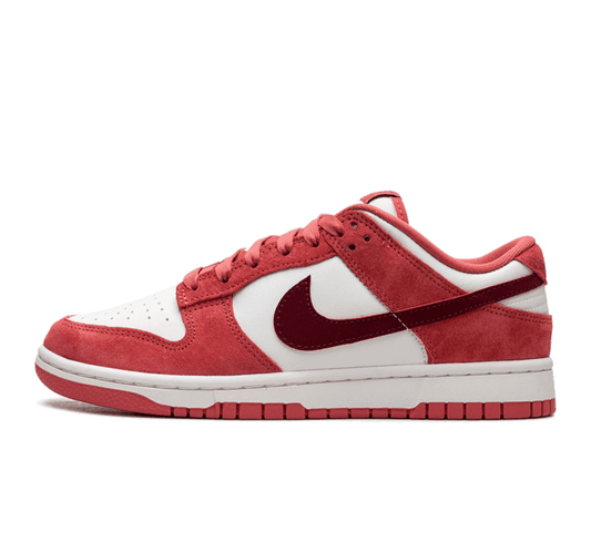 Nike Dunk Low Valentine's Day 2024