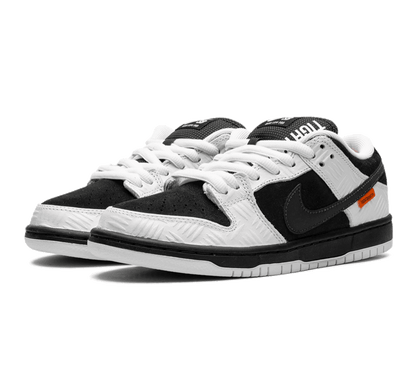 Nike SB Dunk Low Tightbooth