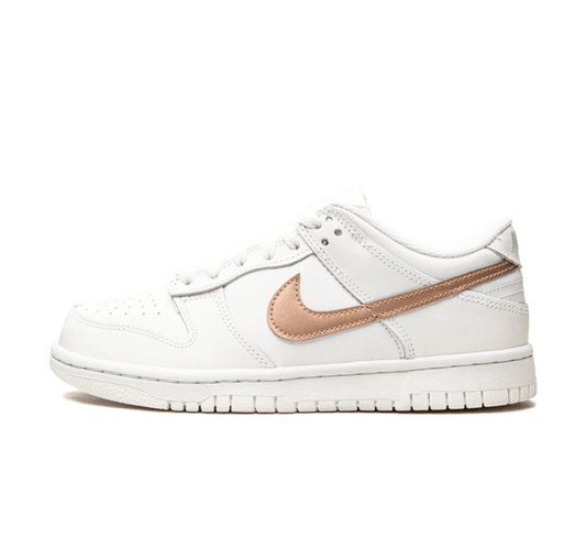 Nike Dunk Low White Pink Bronze Swoosh Seite